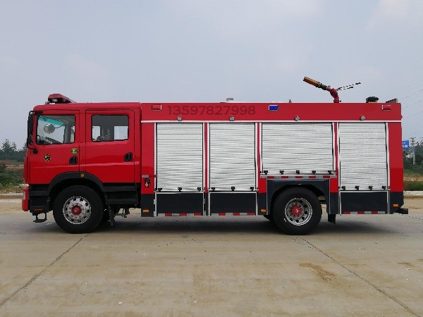 东风7吨水罐消防车