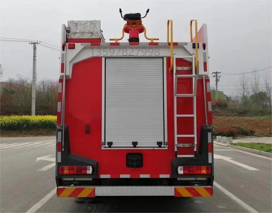 解放8吨泡沫消防车