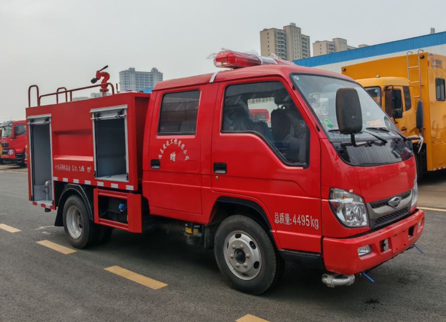 福田双排蓝牌2吨消防洒水车