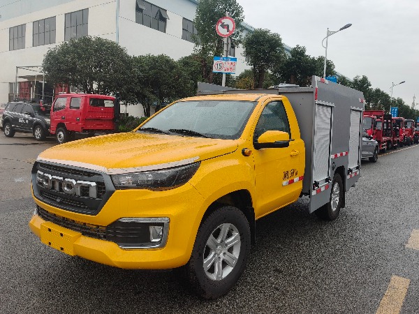 四驱1.8吨森林消防救险车