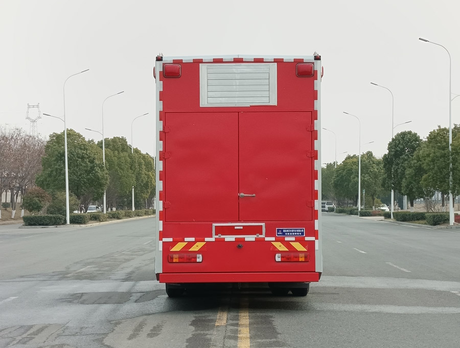 重汽豪沃后双桥抢险救援照明车