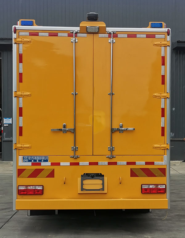 东风天锦抢险救援消防车