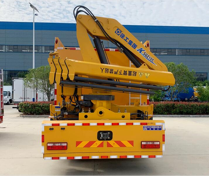 东风天锦抢险救援照明车