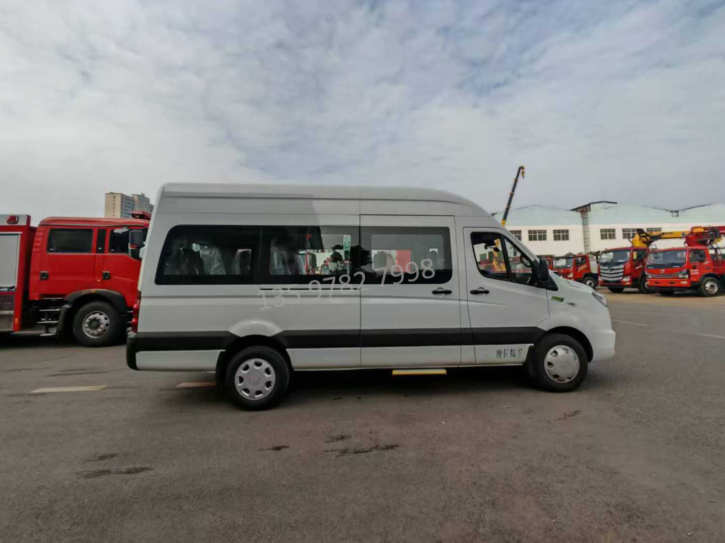 江淮13-17座森林消防运兵车