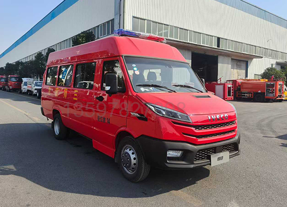 依维柯10-14座运兵车