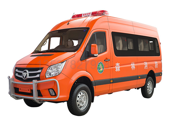 四驱福田图雅诺7-9座运兵车